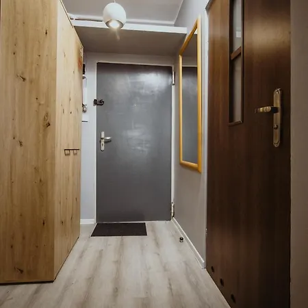 Kraju Centrum Z Fotelem Masujacym Lägenhet *
