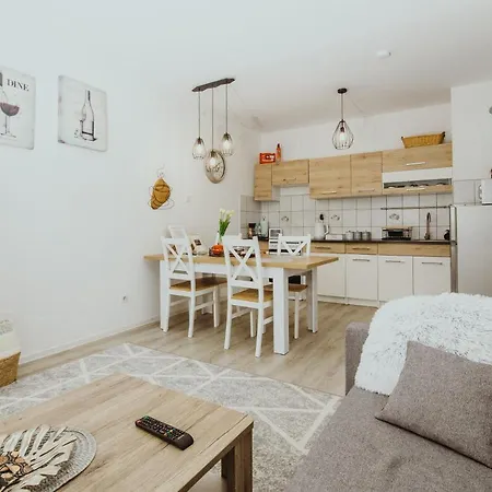 Kraju Centrum Z Fotelem Masujacym *