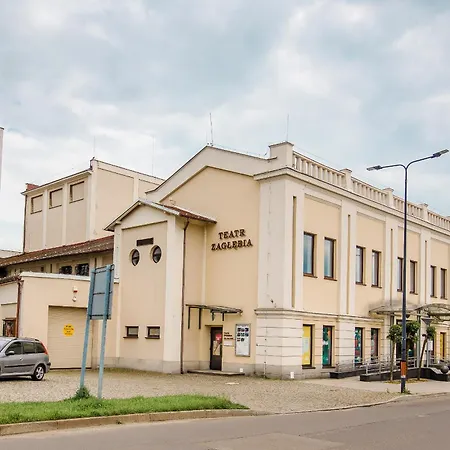 Kraju Centrum Z Fotelem Masujacym Сосновец
